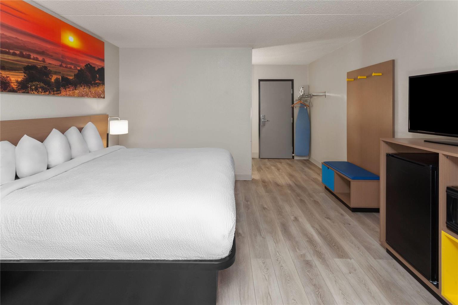 Days Inn by Wyndham Mason City - photo 16