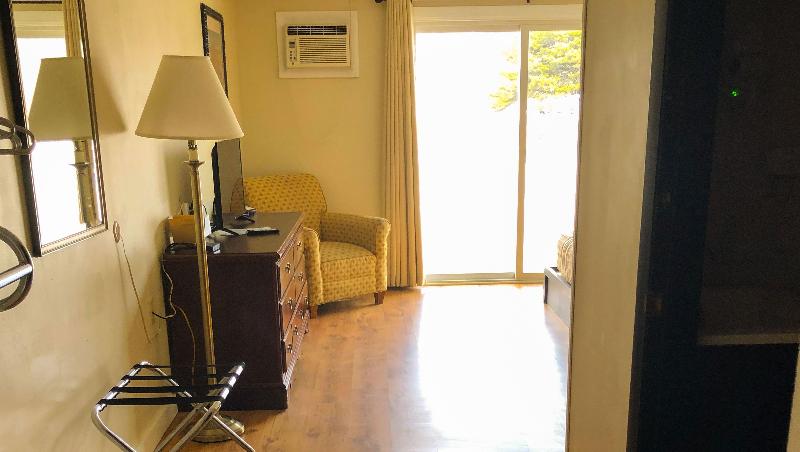 Colonial Inn Ellsworth - photo 90