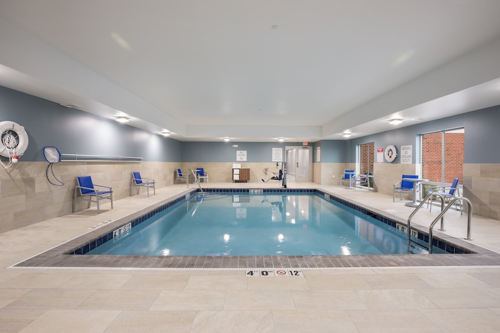 Holiday Inn Express & Suites Chicago Hoffman Estates by IHG - photo 18