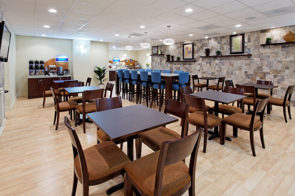 Holiday Inn Express Benicia by IHG - photo 20