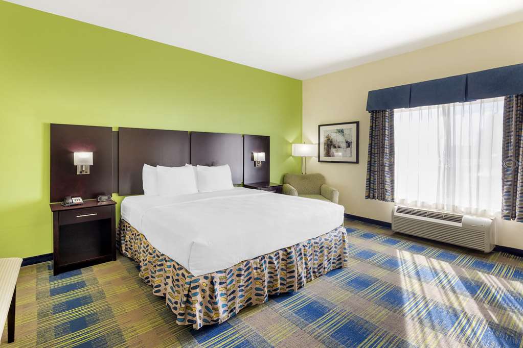 Best Western Plus Pratt - photo 34