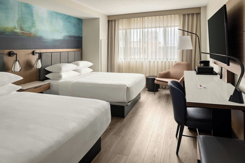 Oshkosh Marriott Waterfront Hotel & Convention Center - photo 10