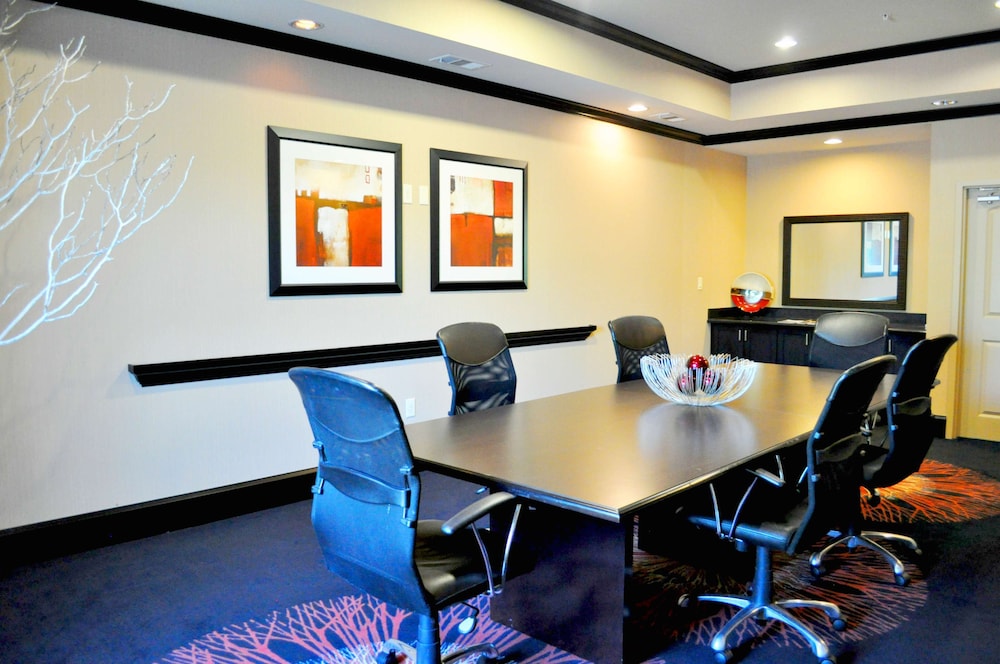 Hampton Inn & Suites Bay City TX - photo 38
