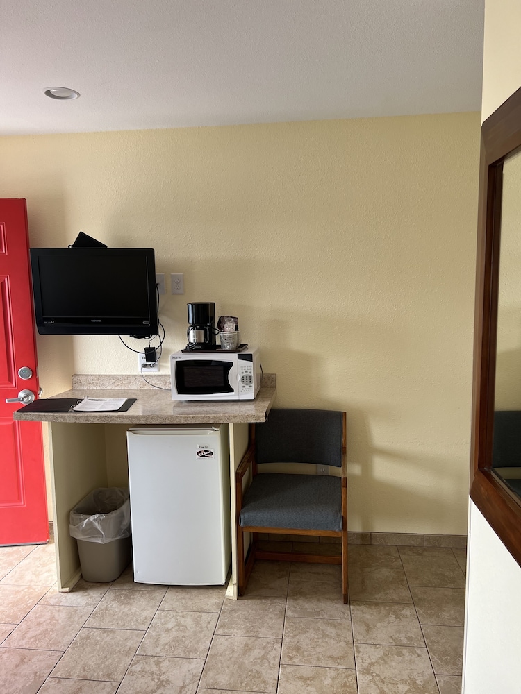 All Star Inn & Suites - photo 20