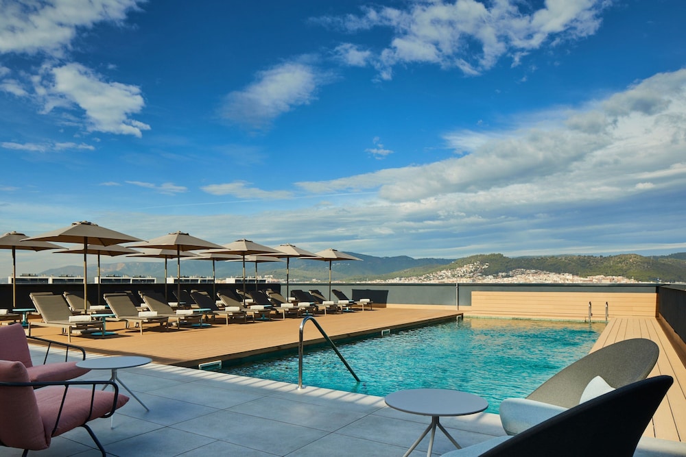 Four Points by Sheraton Barcelona Airport — hotel near Josep Tarradellas Barcelona-El Prat Airport
