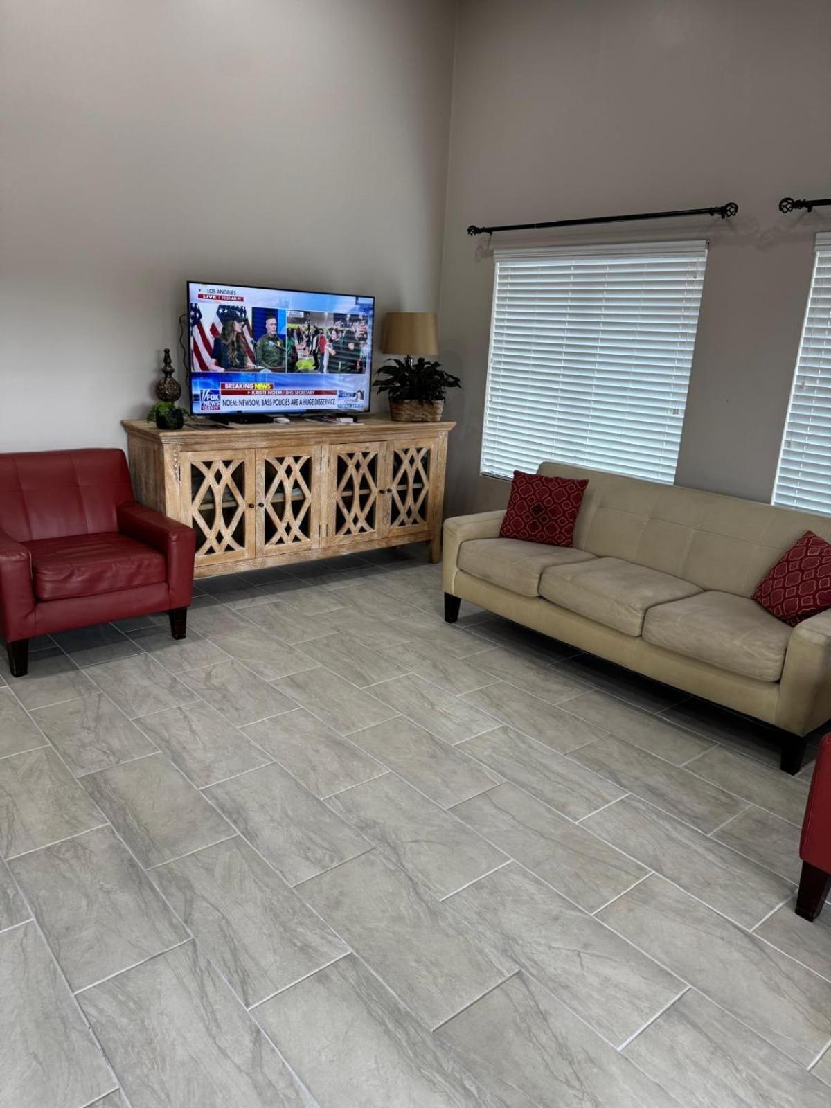 Days Inn by Wyndham Clanton AL - photo 12