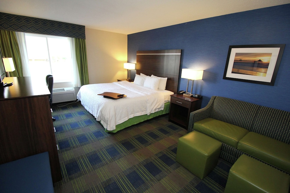 Hampton Inn Sandusky Central - photo 13