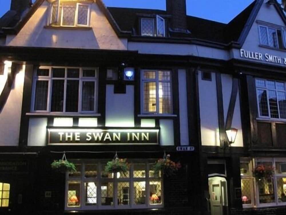 The Swan Inn — hotel in Isleworth
