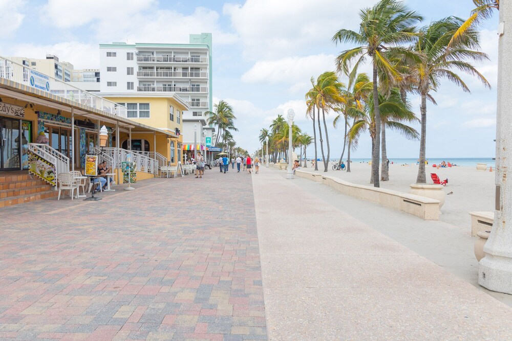 Hollywood Beach Resort City View — hotel in Hollywood