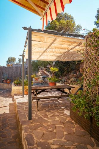 Villa Bella Salmagi Surya Sardinia Holidays & Yoga — 4-Star Luxury Hotel in Quartu Sant'elena, Italy