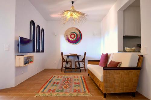 Cozy Beach Apartment W Sea View Free Parking & AC — 4-Star Luxury Hotel in Carvoeiro, Portugal