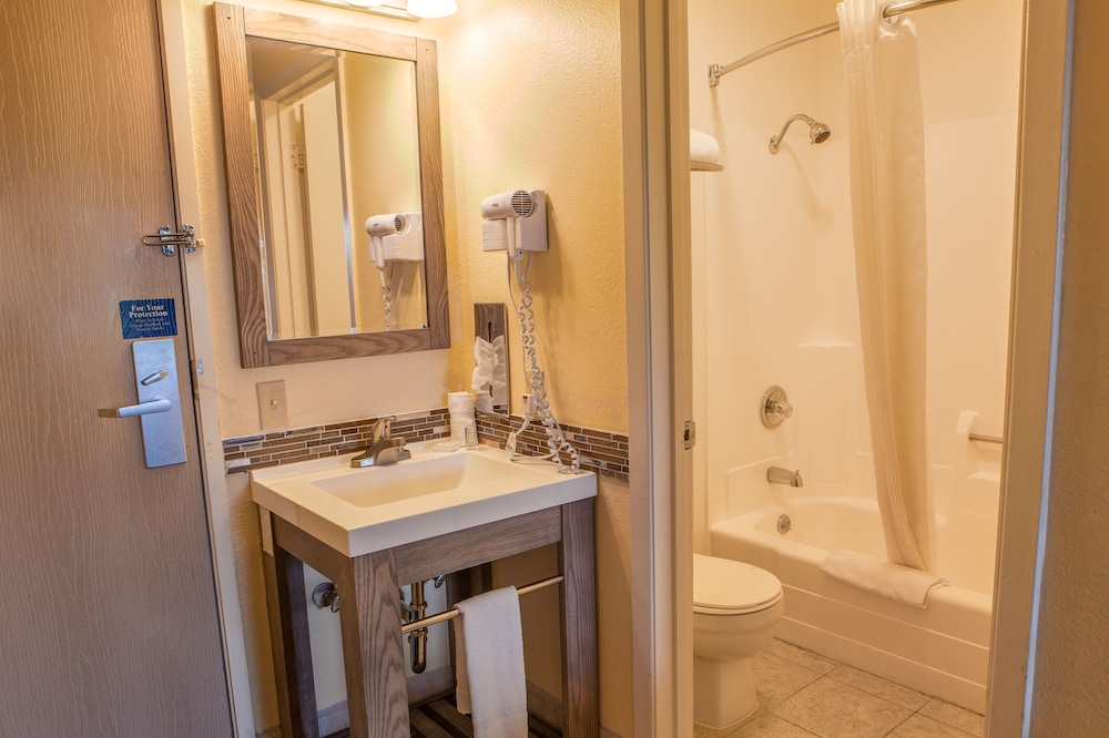 Hotel Focus Sfo - photo 19