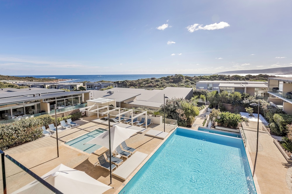 Smiths Beach Resort - carbon neutral hotel in Yallingup