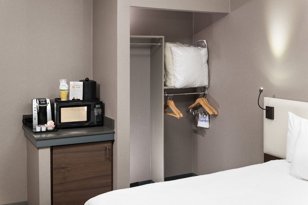 Hilton Garden Inn Sacramento South Natomas - photo 11