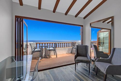 H246 Hamilton Cove Villa 2 46 — 4-Star Luxury Hotel in Avalon, United States