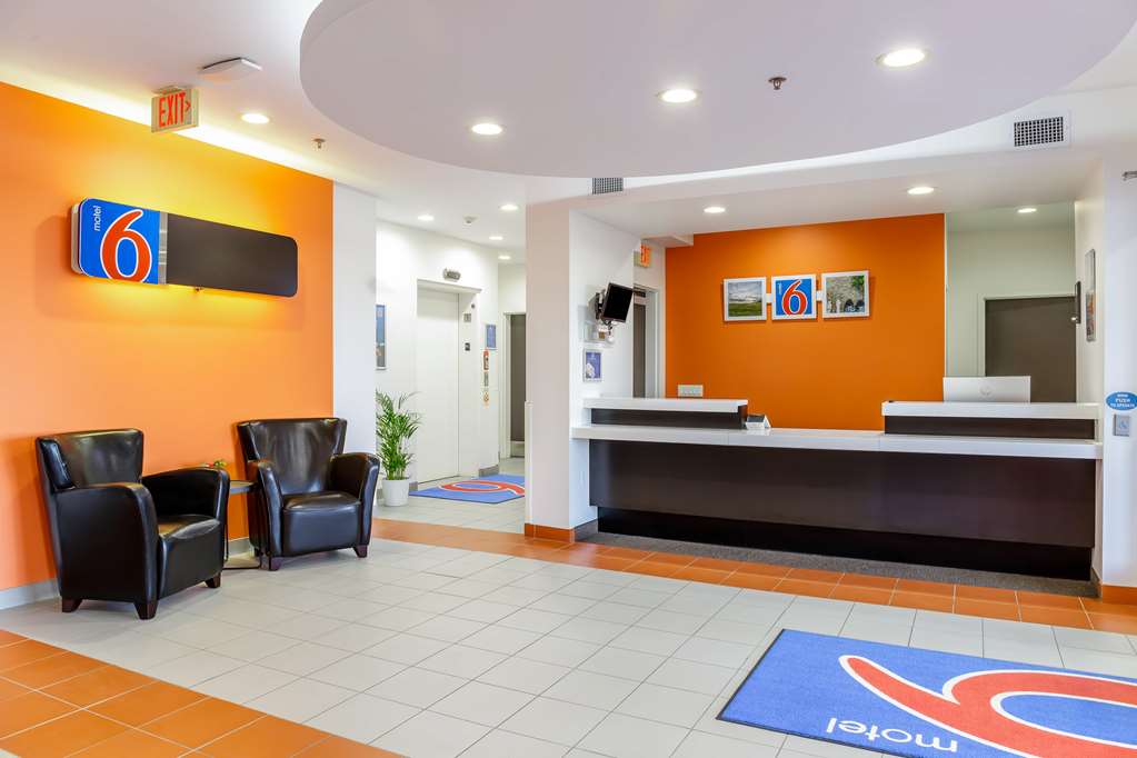 Motel 6 Swift Current SK — Swift Current — photo 3