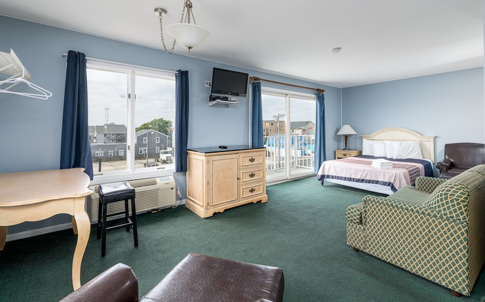 Hotel Charlee Villas by the Beach - photo 13