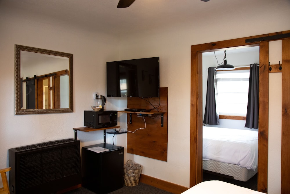 Left Coast Lodge - photo 17