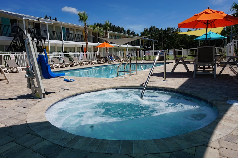 The Smart Stay Inn - photo 36