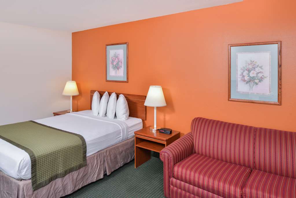 Travelodge Suites by Wyndham Newberg - photo 29