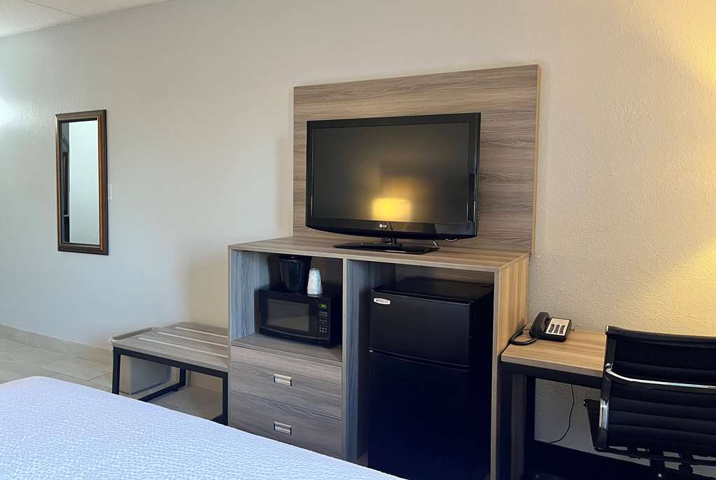 Baymont by Wyndham Indianapolis South - photo 24