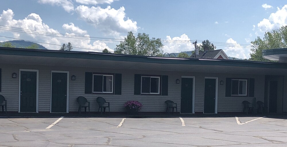 The Lancaster Motel in Lancaster, United States