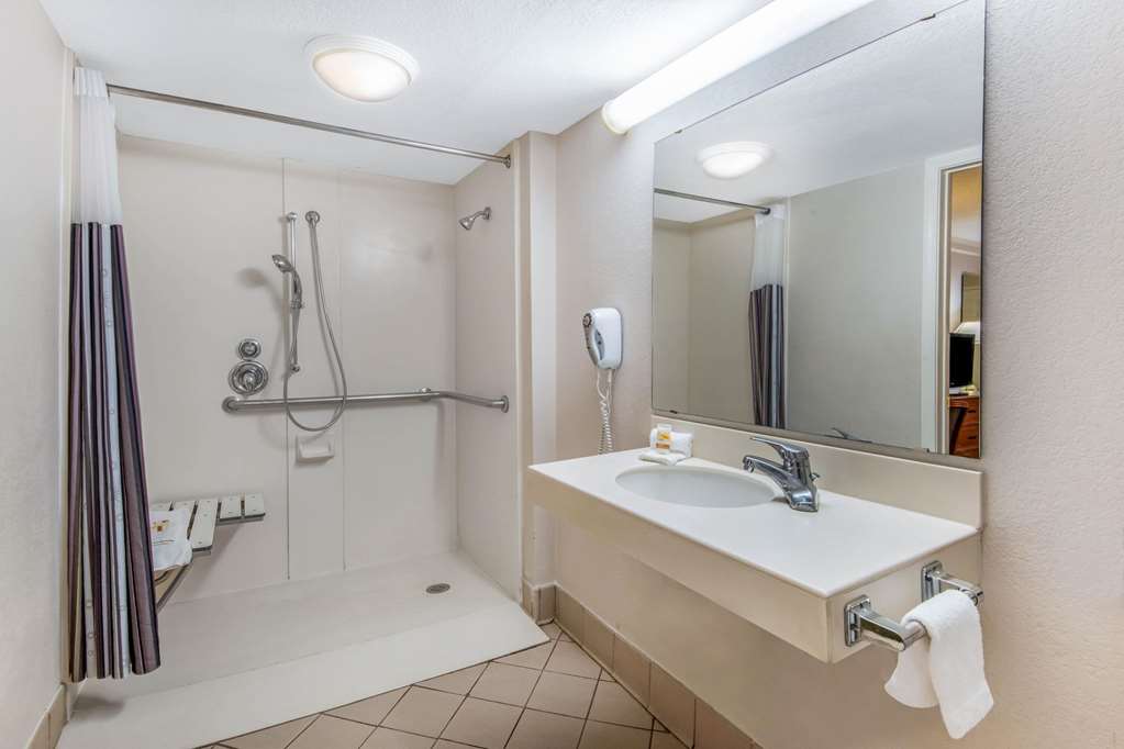 La Quinta Inn By Wyndham IH 10 West San Antonio TX - photo 14