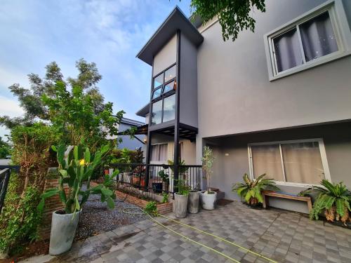 Entire house in Pakchong — 4-Star Luxury Hotel in Pak Chong, Thailand