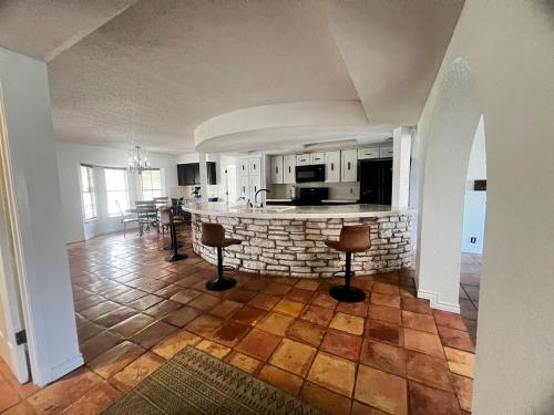 Beautiful room in shared home — 4-Star Luxury Hotel in San Antonio, United States