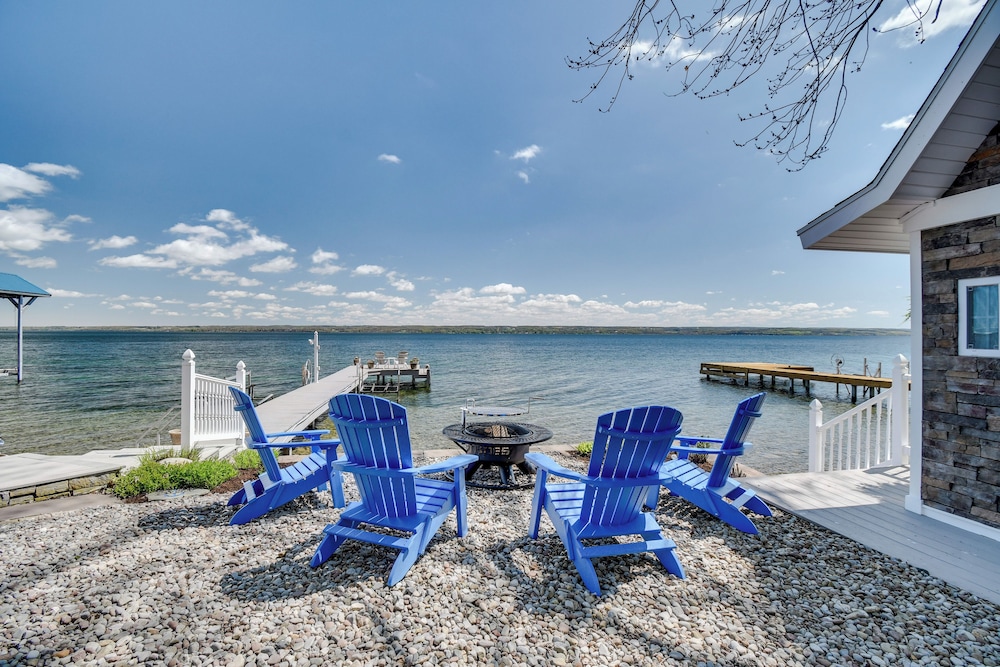 Waterfront Romulus Getaway w Private Dock in Romulus, United States