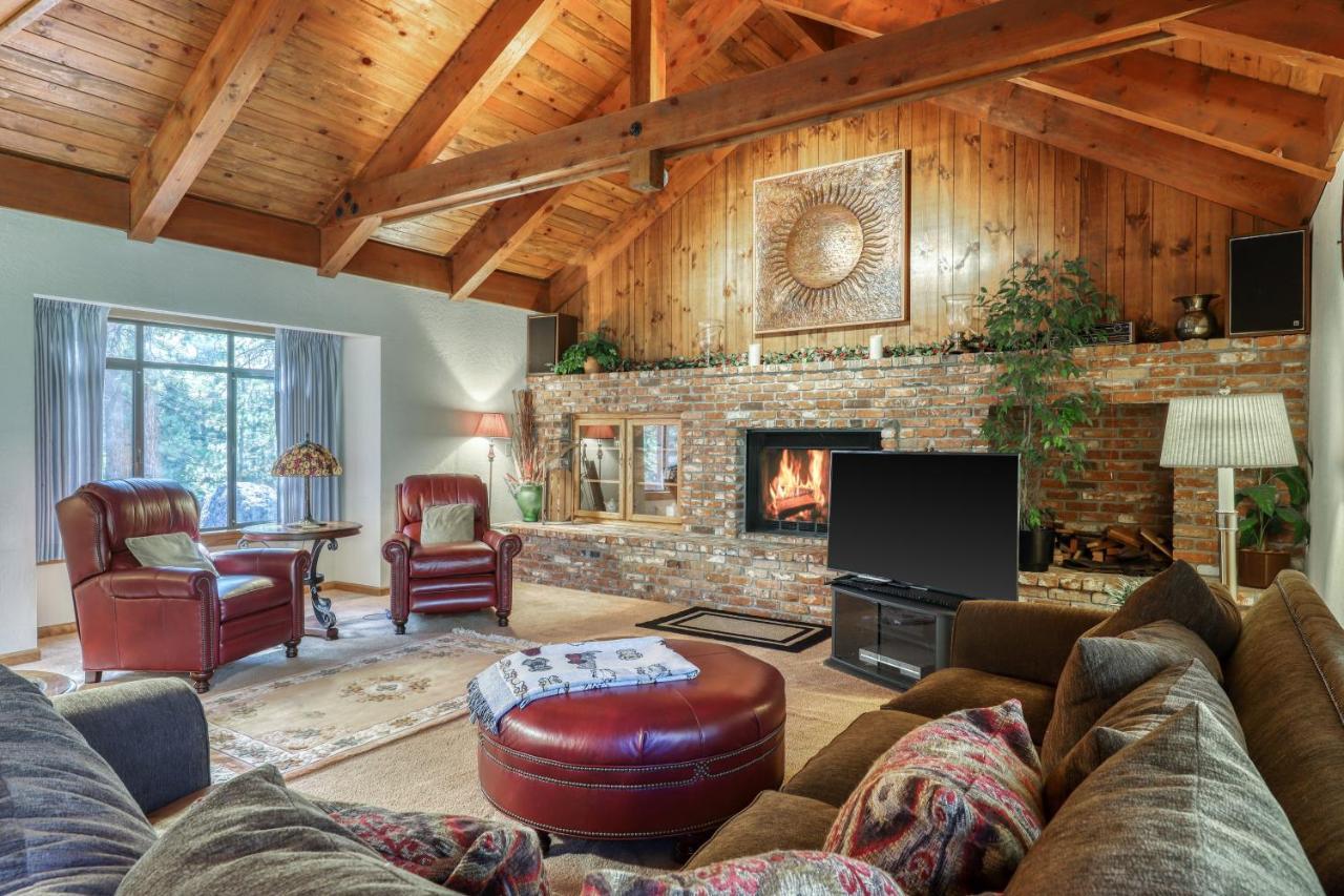 Skyland Retreat Max nighttime occupancy of 8