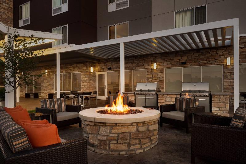 TownePlace Suites by Marriott Janesville - photo 56