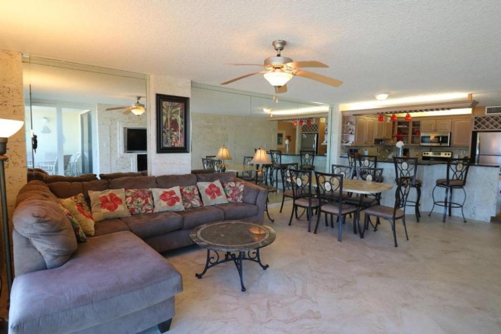 Sand Dollar 2 405 — Saint Augustine — photo 4