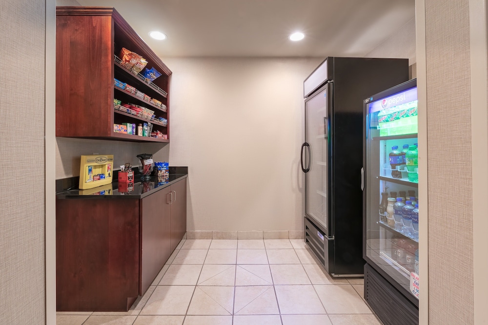 Cobblestone Inn & Suites Durand - photo 43