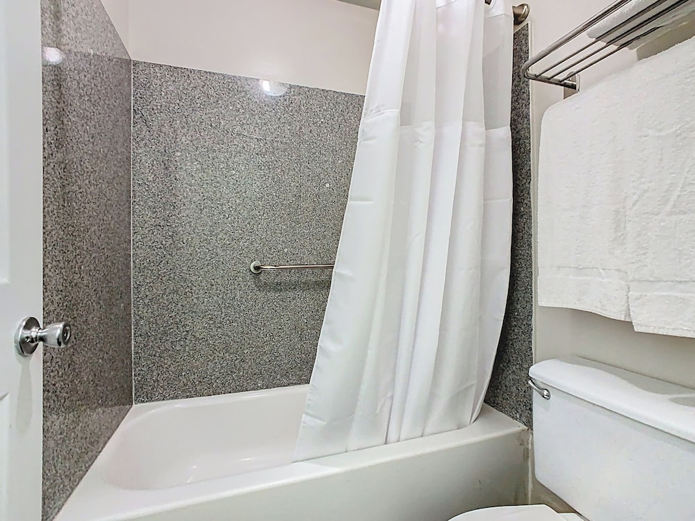 Quality Inn Davenport Maingate South - photo 21