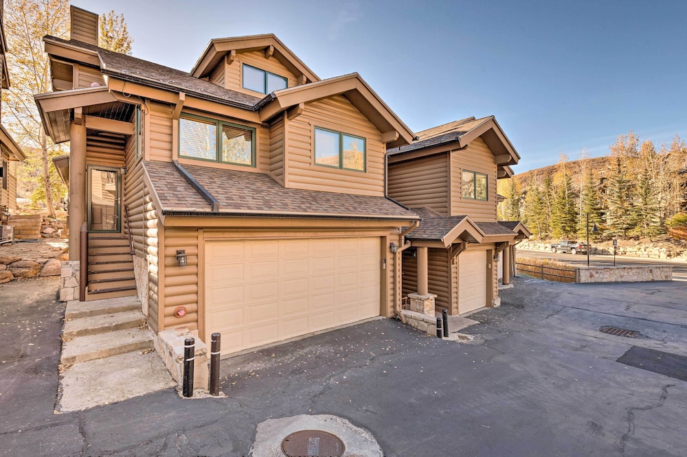 Park City Getaway w Hot Tub 1 Mi to Main Street — 4-Star Luxury Hotel in Bridgeport, United States
