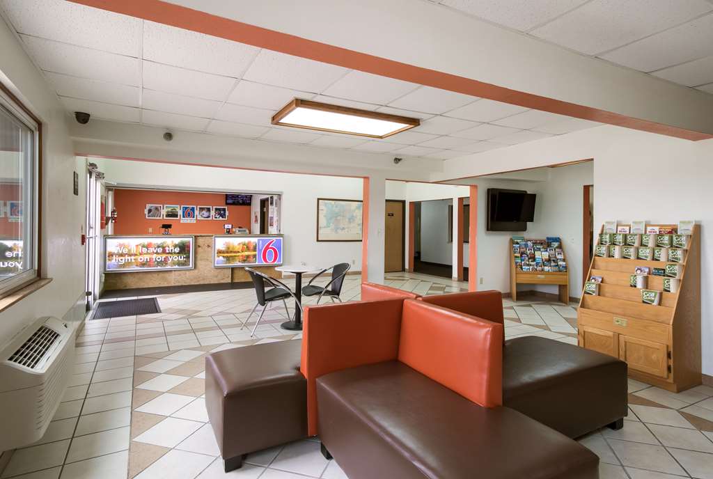 Motel6 Davenport IA - photo 21