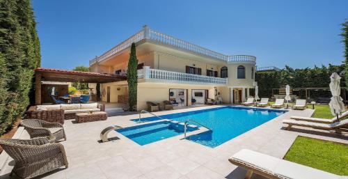 Pandis Palace - carbon neutral hotel in Souda
