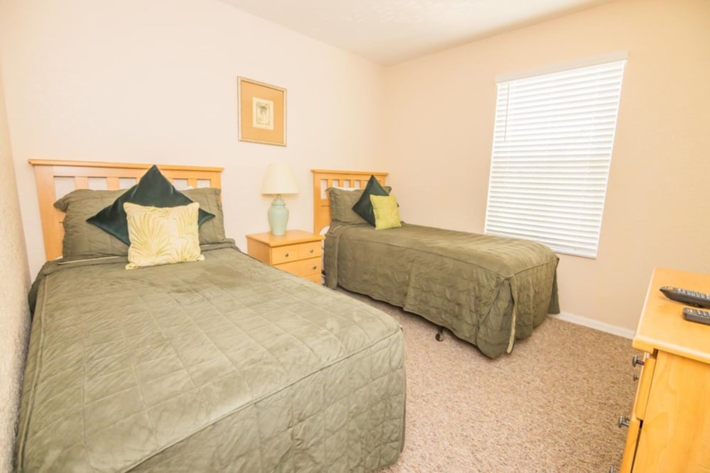 Lynval's Regal Palms Resort Townhome - photo 5