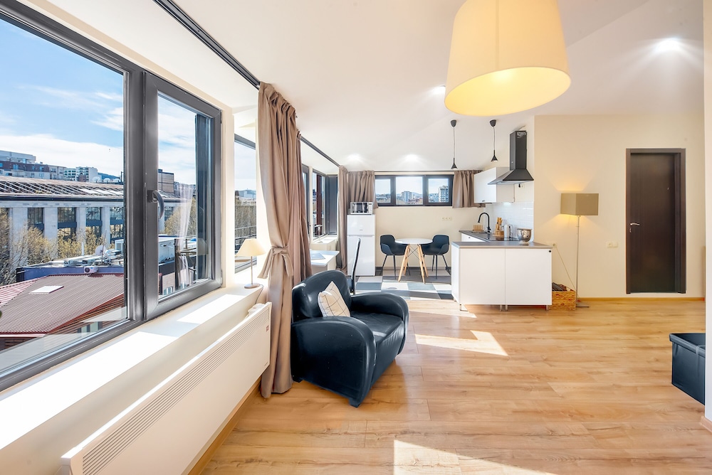 HB apartments Pier Kobakhidze — 4-Star Luxury Hotel in Tbilisi, Georgia