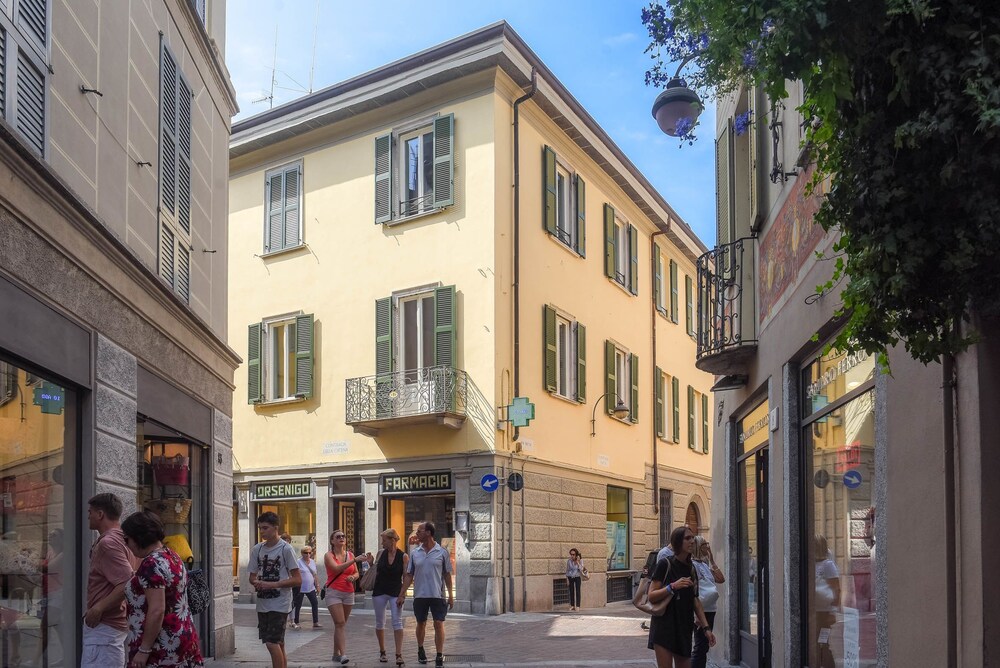 Via Natta 15 — 4-Star Luxury Hotel in Como, Italy