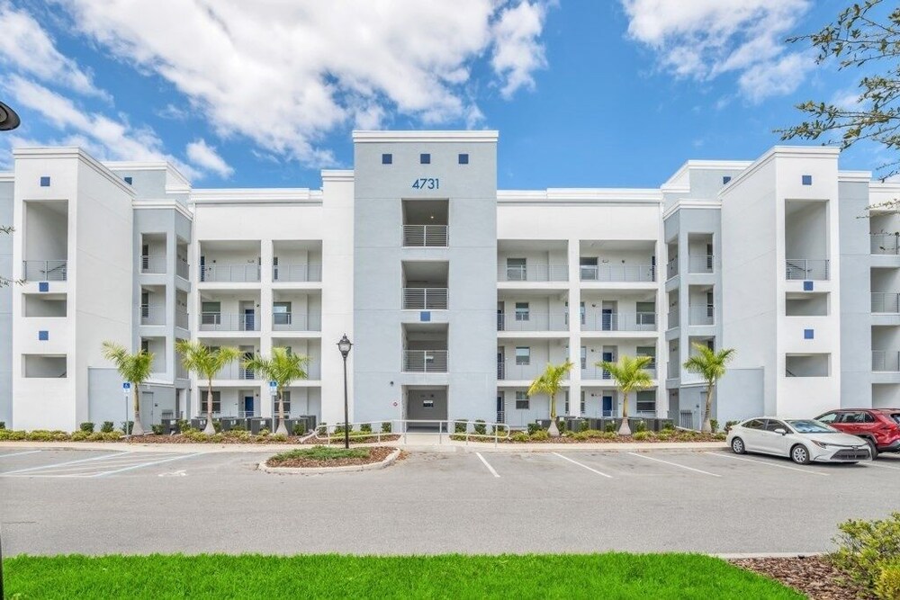 Voted #1 Resort Storey Lake Water Park 2 Bedroom Townhouse by Redawning - photo 34