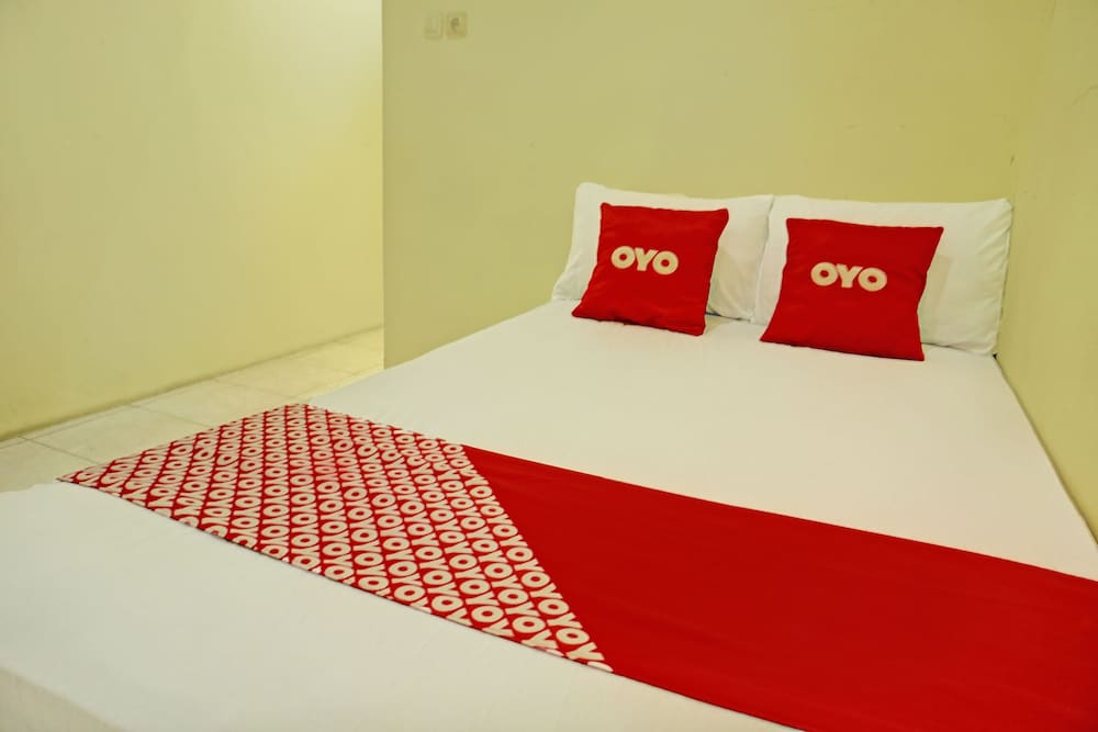OYO Life 92936 Kost Teteh Erni Karawang in Karawang, Indonesia