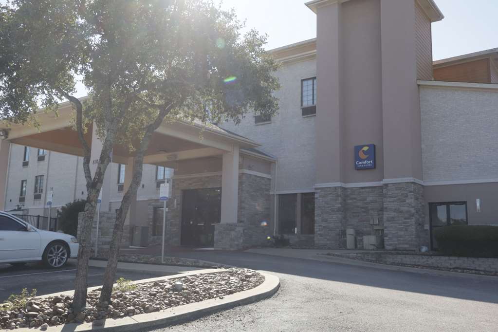 Comfort Inn & Suites Burnet - photo 3