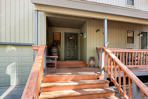 Bearfoot Getaway - carbon neutral hotel in Unknown City