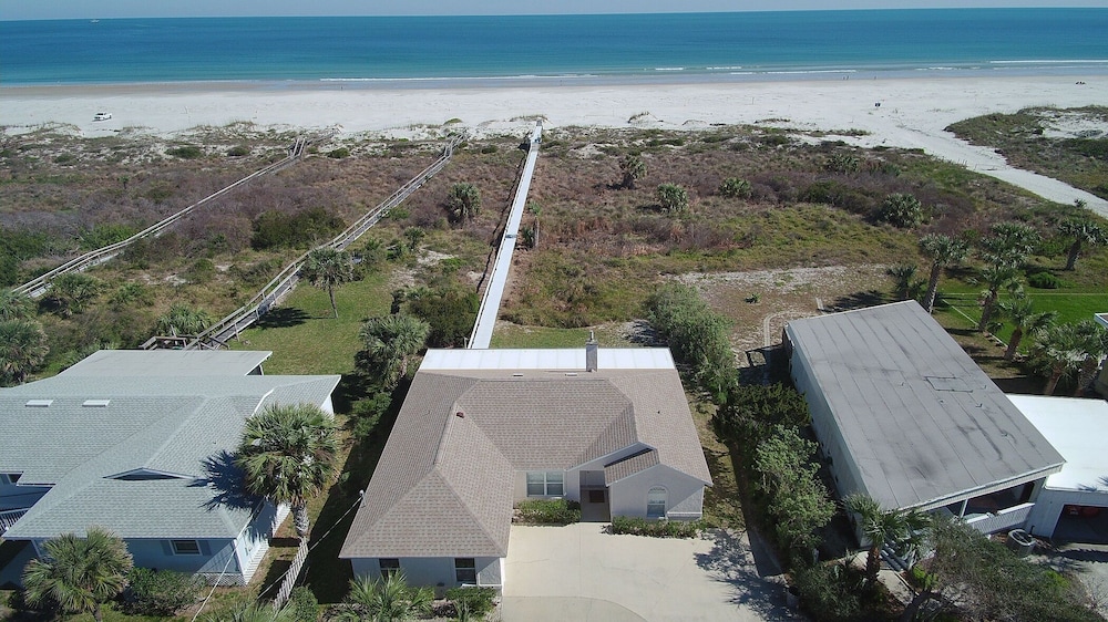 Pet Friendly Oceanfront 3 Bed 2 Bath Ocean Paradise - photo 33