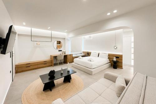 Megaro Luxury Suite 11 in Syntagma — 4-Star Luxury Hotel in Athens, Greece