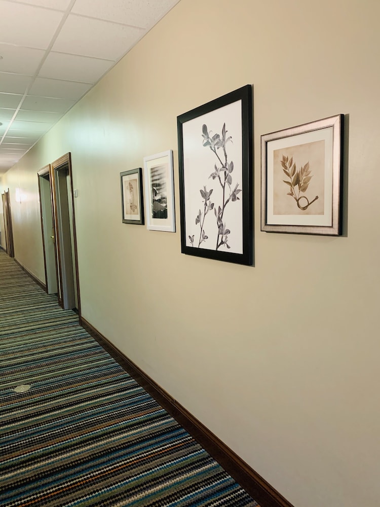 Country Inn & Suites by Radisson Ithaca NY - photo 40
