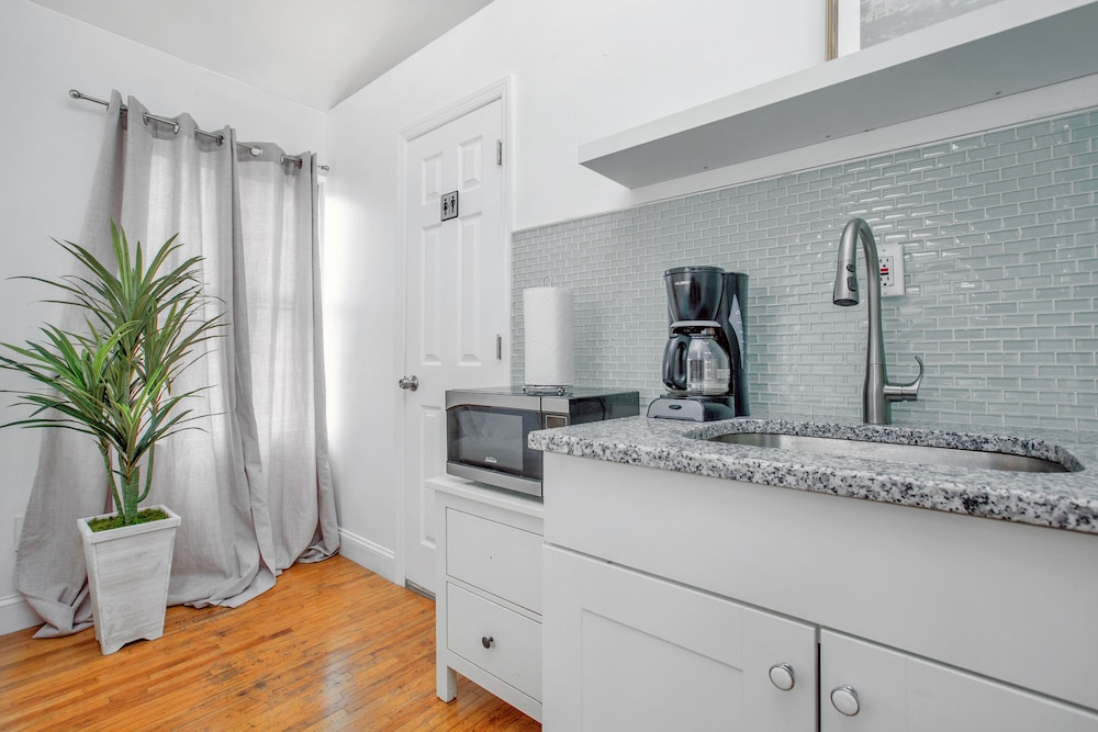 Racpanos Modern Stay on Forrest Street - photo 61