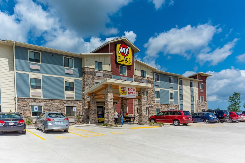 My Place Hotel Mount Pleasant - photo 2